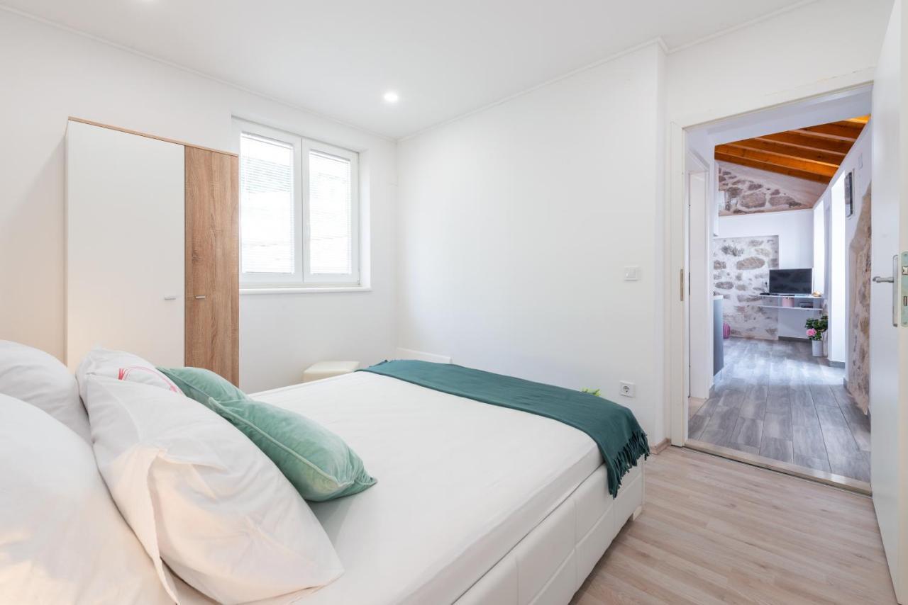 Little Stone House Apartment Buici  Екстериор снимка